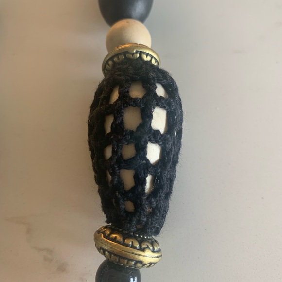 4 / 20$ SALE Wood Bead and Crochet Necklace/Vintage - Picture 2 of 3